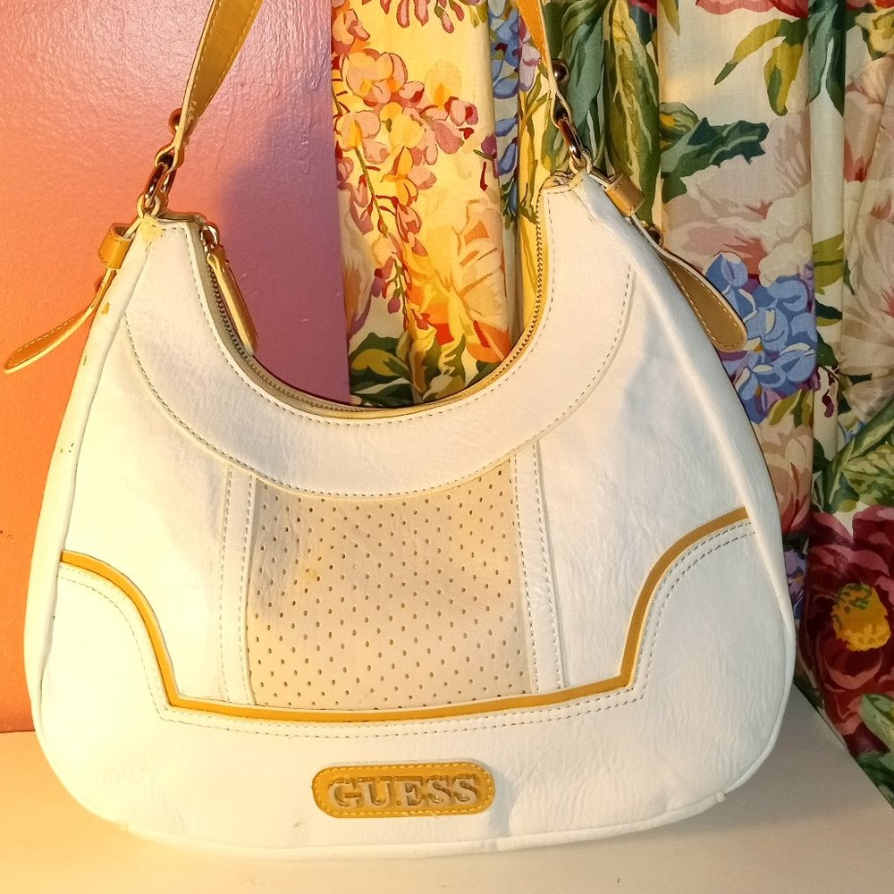 WOMEN'S GUESS TAN TRIMMED IN BROWN WITH SILVER HARDWARE HANDBAG
